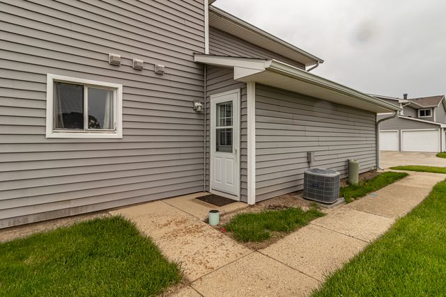 17490 W Chestnut Lane 10D, Gurnee, IL 60031