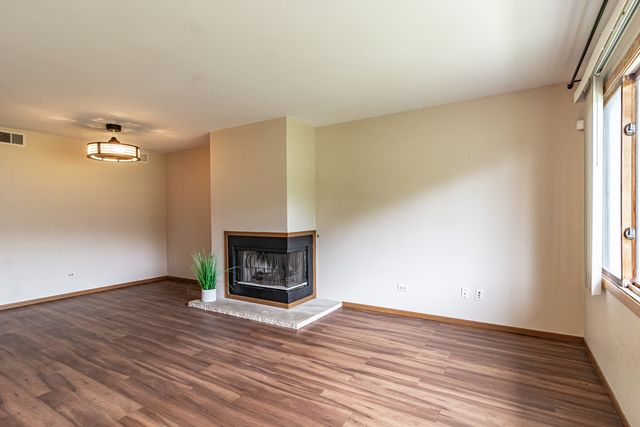17490 W Chestnut Lane 10D, Gurnee, IL 60031