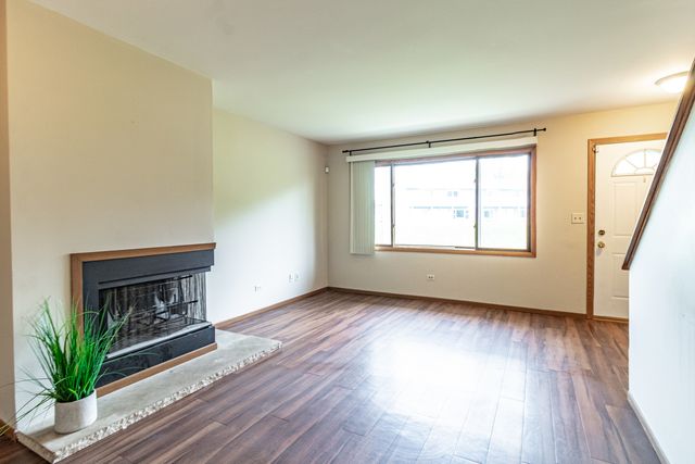17490 W Chestnut Lane 10D, Gurnee, IL 60031