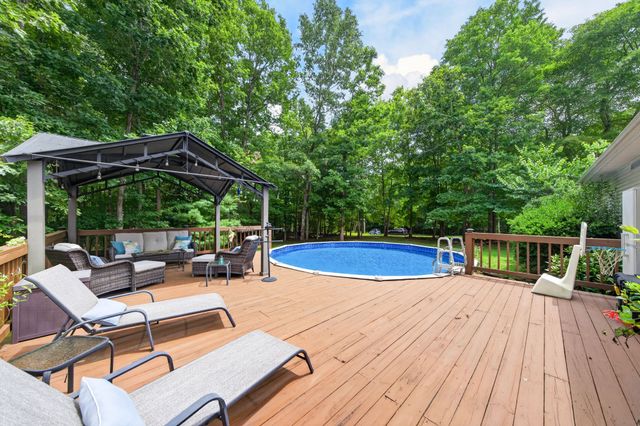 317 Georgee Rd, Jamestown, TN 38556