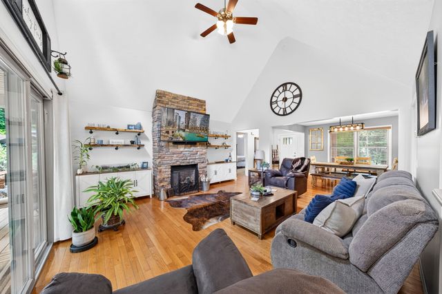 317 Georgee Rd, Jamestown, TN 38556