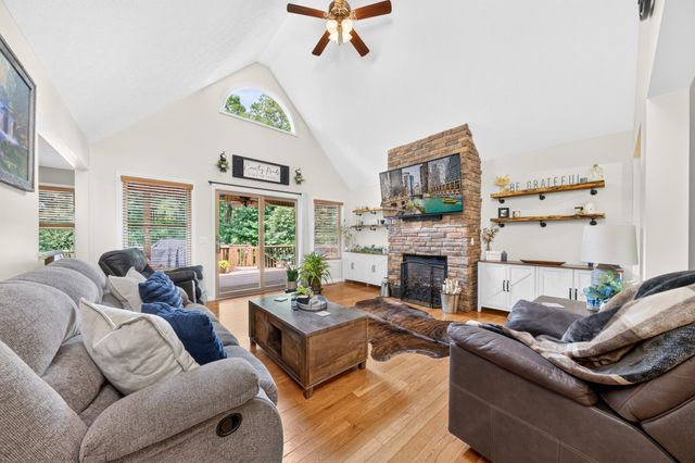 317 Georgee Rd, Jamestown, TN 38556