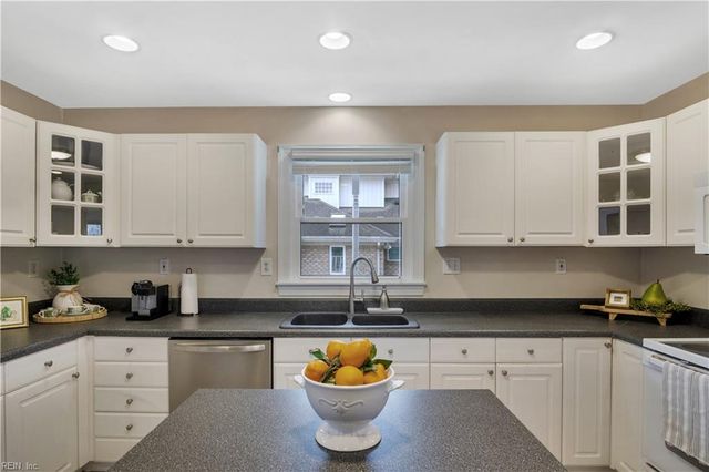 3449 S Crestline DR, Virginia Beach, VA 23464