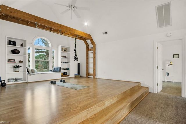 3449 S Crestline DR, Virginia Beach, VA 23464