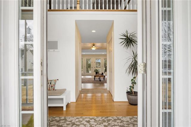 3449 S Crestline DR, Virginia Beach, VA 23464