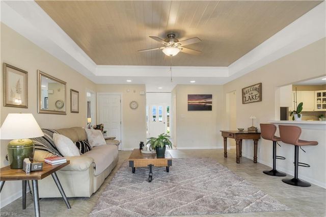 3449 S Crestline DR, Virginia Beach, VA 23464