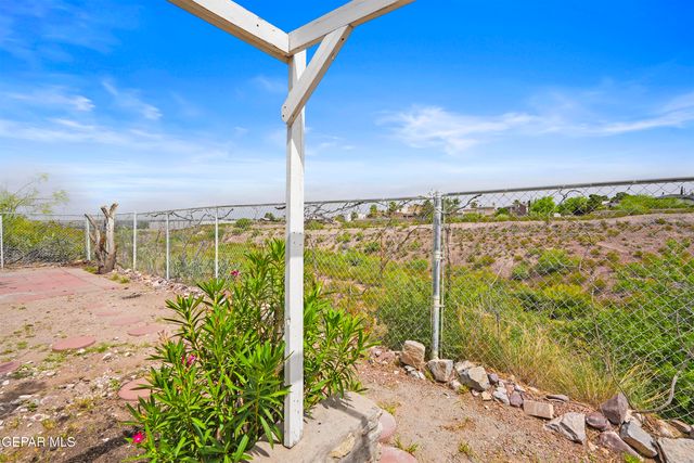1273 SOUTHWESTERN Drive, El Paso, TX 79912