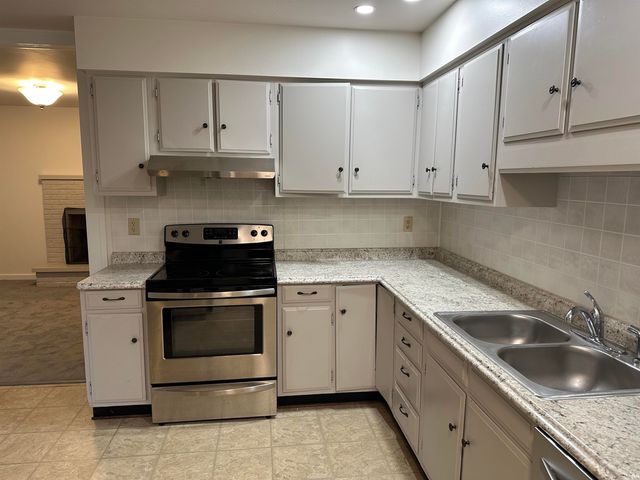 6117 Ashbrooke Road, Evansville, IN 47710