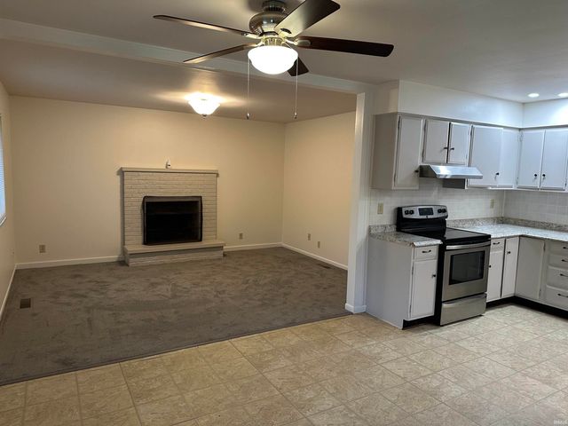 6117 Ashbrooke Road, Evansville, IN 47710