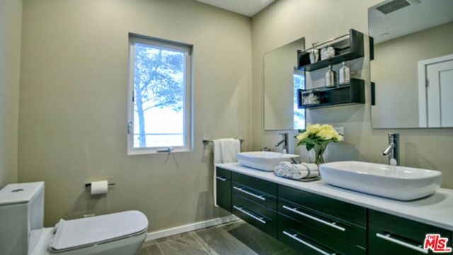 649 Cross Avenue, Los Angeles, CA 90065
