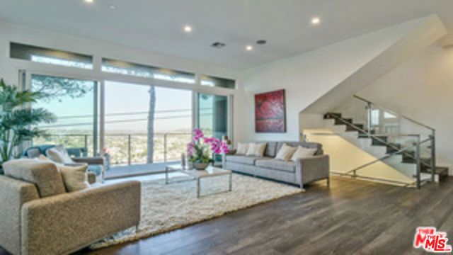 649 Cross Avenue, Los Angeles, CA 90065