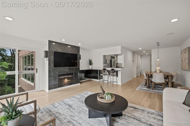 511 BROOKSIDE Avenue, Birmingham, MI 48009