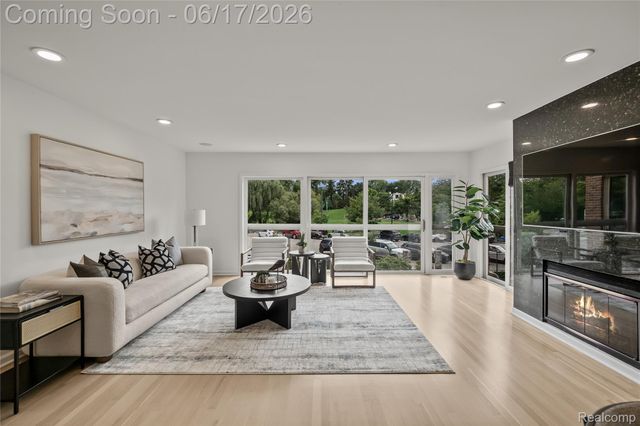511 BROOKSIDE Avenue, Birmingham, MI 48009