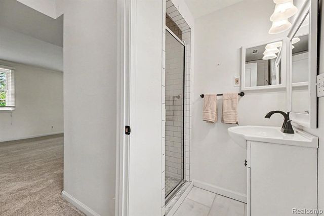 2641 Townhill, Troy, MI 48084