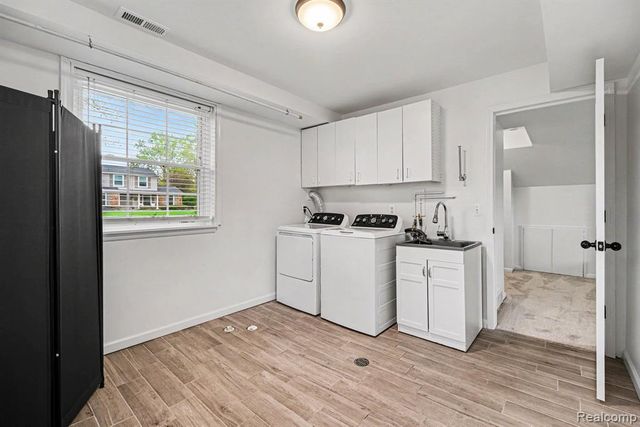 2641 Townhill, Troy, MI 48084
