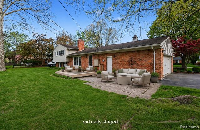 2641 Townhill, Troy, MI 48084