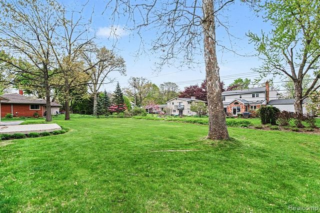 2641 Townhill, Troy, MI 48084