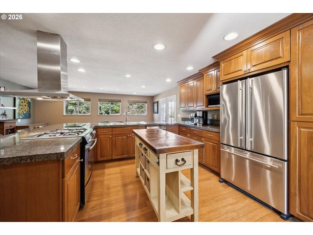 8615 Sw REBECCA Ln, Beaverton, OR 97008
