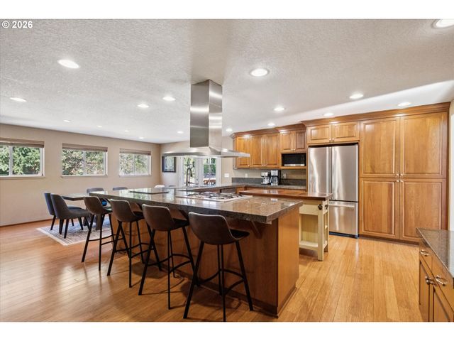 8615 Sw REBECCA Ln, Beaverton, OR 97008