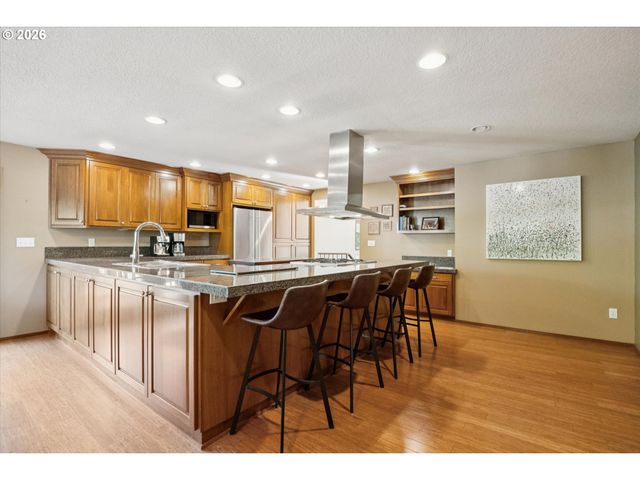 8615 Sw REBECCA Ln, Beaverton, OR 97008