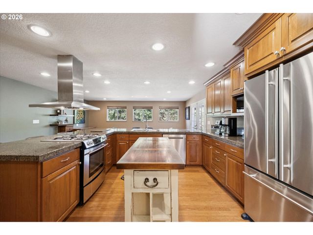 8615 Sw REBECCA Ln, Beaverton, OR 97008