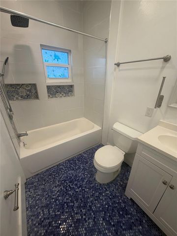 819 6TH STREET N 2, St Petersburg, FL 33701