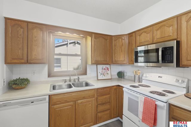 9417 Miami Street, Omaha, NE 68134
