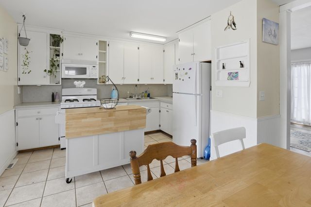 3281 Broadmore Drive, Bay City, MI 48706