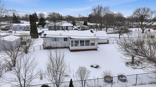 3281 Broadmore Drive, Bay City, MI 48706