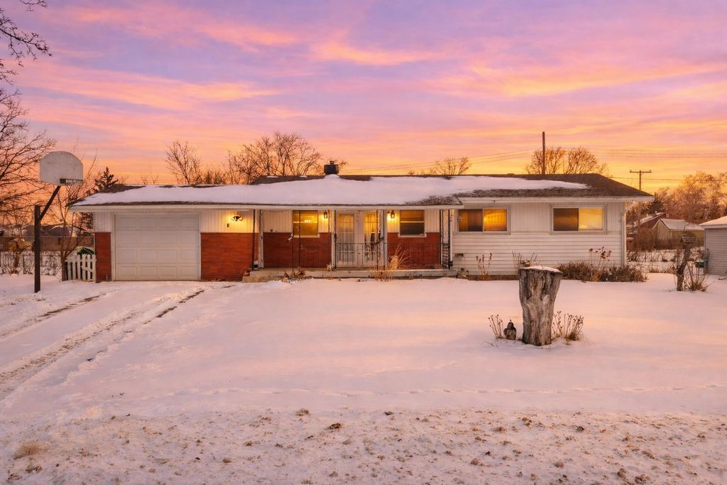 3281 Broadmore Drive, Bay City, MI 48706