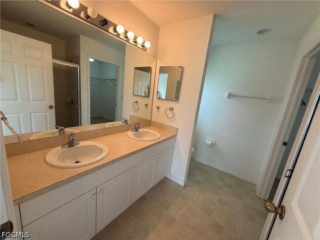 1701 NE 26th TER, Cape Coral, FL 33909