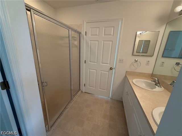 1701 NE 26th TER, Cape Coral, FL 33909
