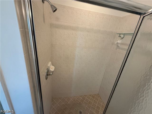 1701 NE 26th TER, Cape Coral, FL 33909
