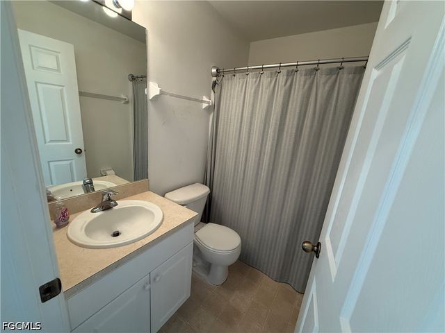 1701 NE 26th TER, Cape Coral, FL 33909
