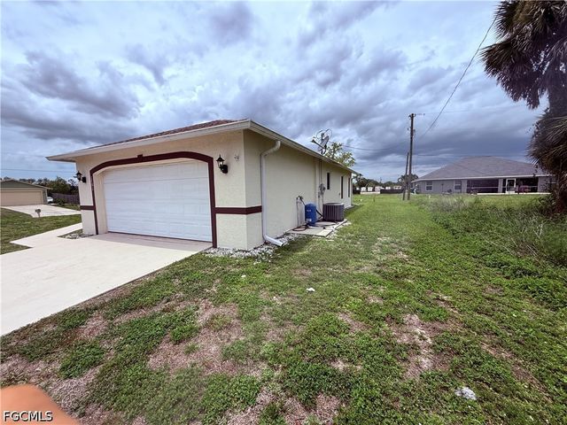 1701 NE 26th TER, Cape Coral, FL 33909