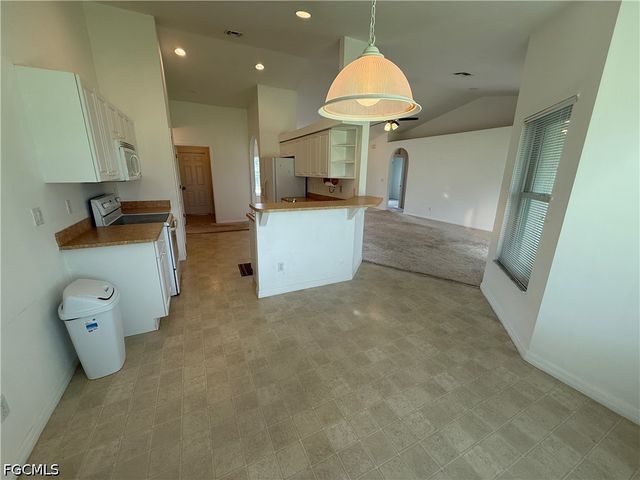 1701 NE 26th TER, Cape Coral, FL 33909