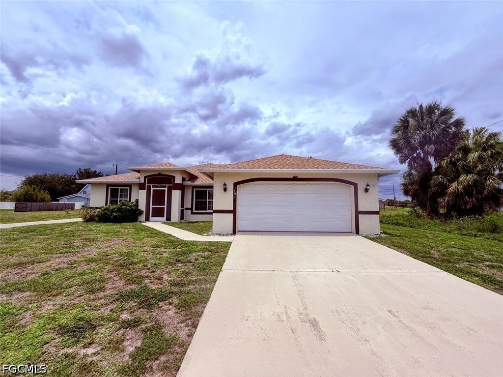 1701 NE 26th TER, Cape Coral, FL 33909