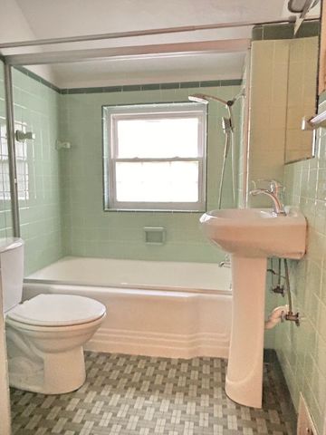 1055 N Pollard Avenue, Fayetteville, AR 72701