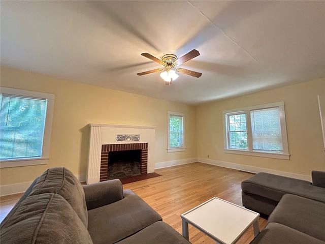 1055 N Pollard Avenue, Fayetteville, AR 72701