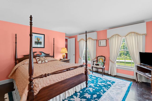 43 Pheasant Run, Bedford, NH 03110