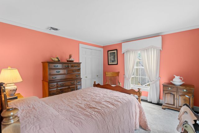 43 Pheasant Run, Bedford, NH 03110