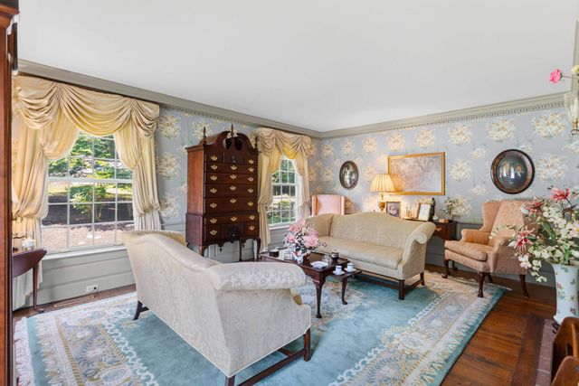 43 Pheasant Run, Bedford, NH 03110