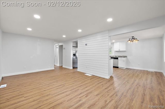 2342 Hartford Avenue, Waterford, MI 48327