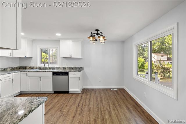 2342 Hartford Avenue, Waterford, MI 48327