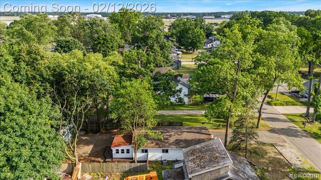 2342 Hartford Avenue, Waterford, MI 48327