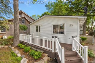 2342 Hartford Avenue, Waterford, MI 48327