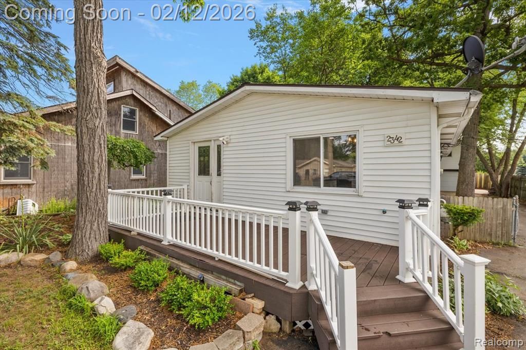 2342 Hartford Avenue, Waterford, MI 48327