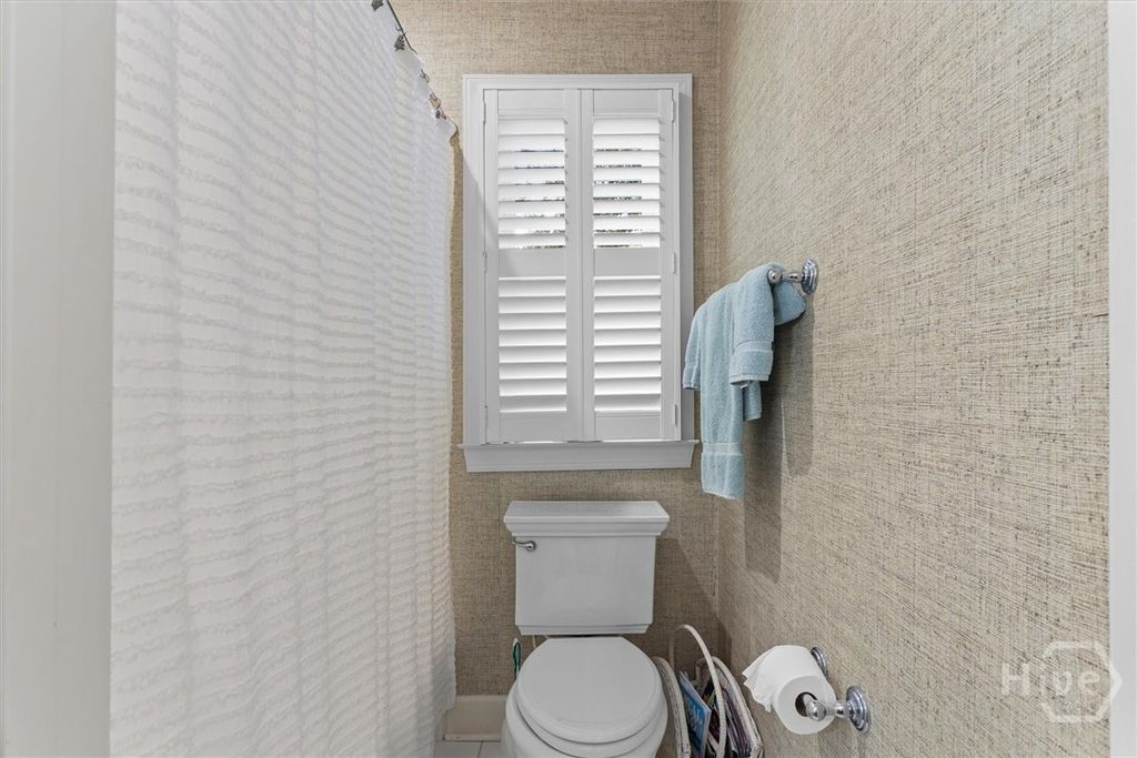 Image 18 of property listing at 105 Baymeadow Point, Savannah, GA 31405