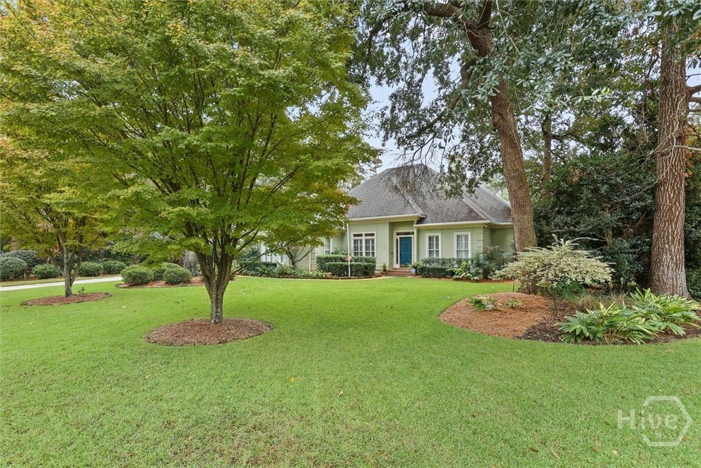 Image 4 of property listing at 105 Baymeadow Point, Savannah, GA 31405