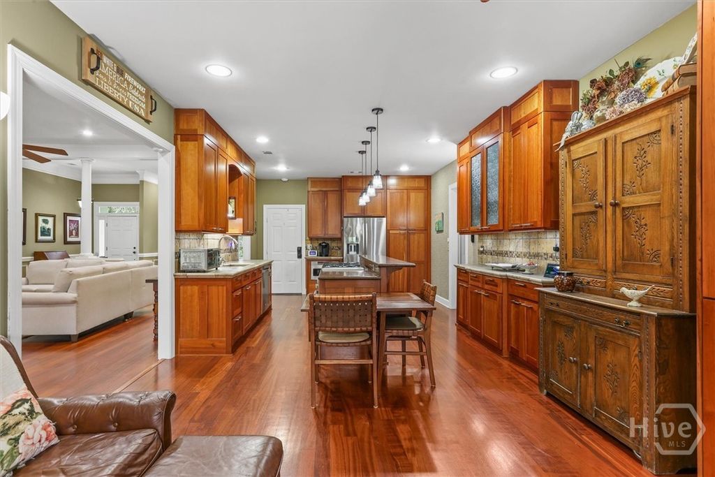 Image 44 of property listing at 105 Baymeadow Point, Savannah, GA 31405